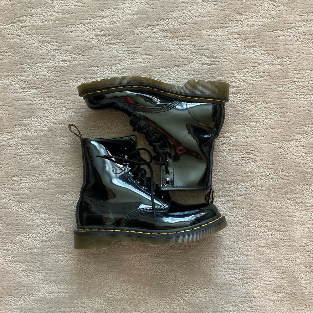 *SOLD* Women’s Dr. Martens 1460 8-Eye Black Patent Boot